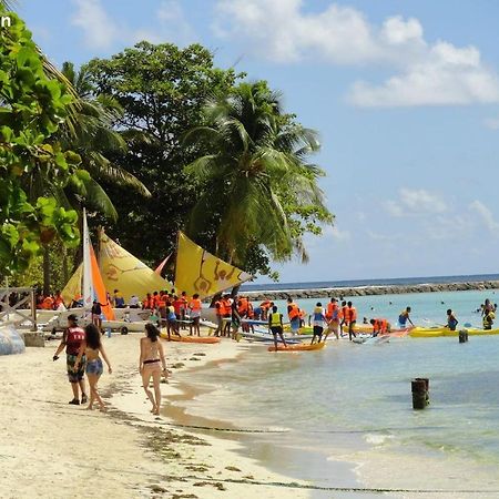 Smart-Lidays Hotel Sainte-Anne  Luaran gambar